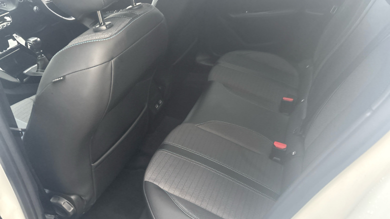 Peugeot 208 1.2 PureTech 100 Allure Premium 5dr Petrol Hatchback